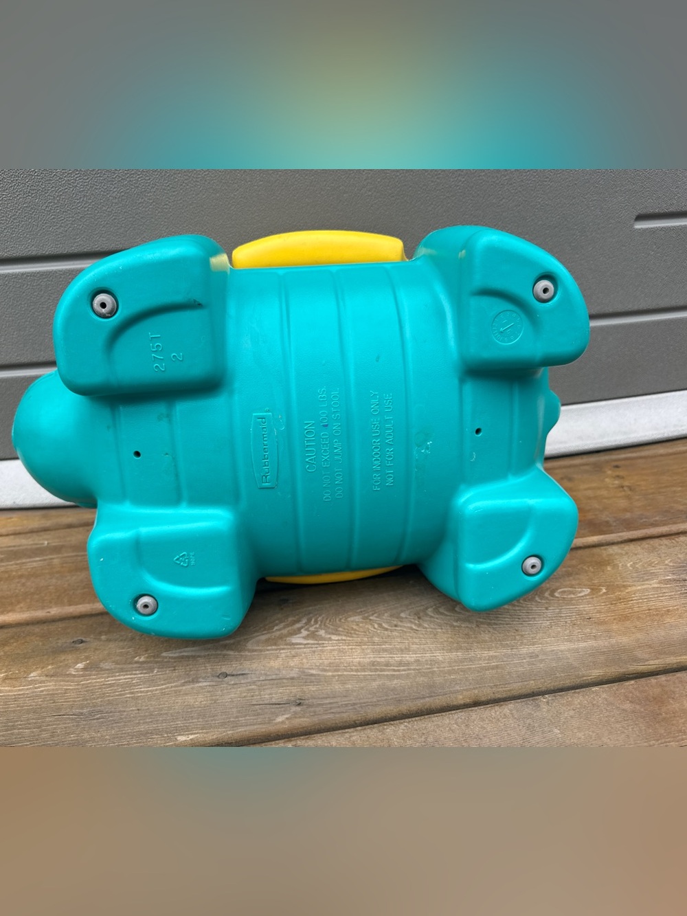 Rubbermaid Kids Turtle Step Stool with storage - Picture 14 of 14